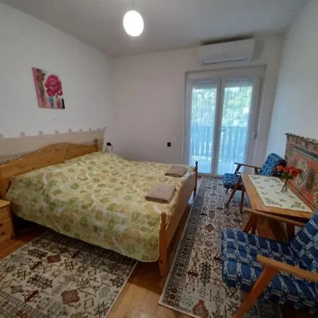 Arnyas Apartman Apartment