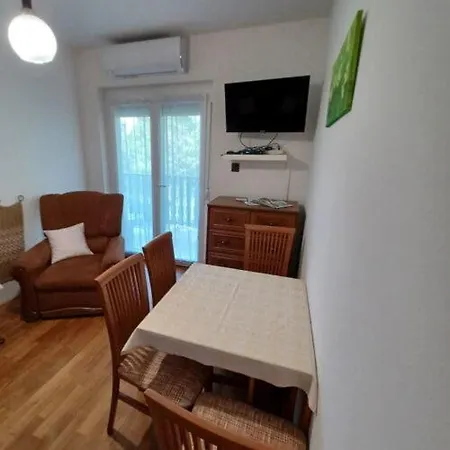 Arnyas Apartman Balatonalmadi